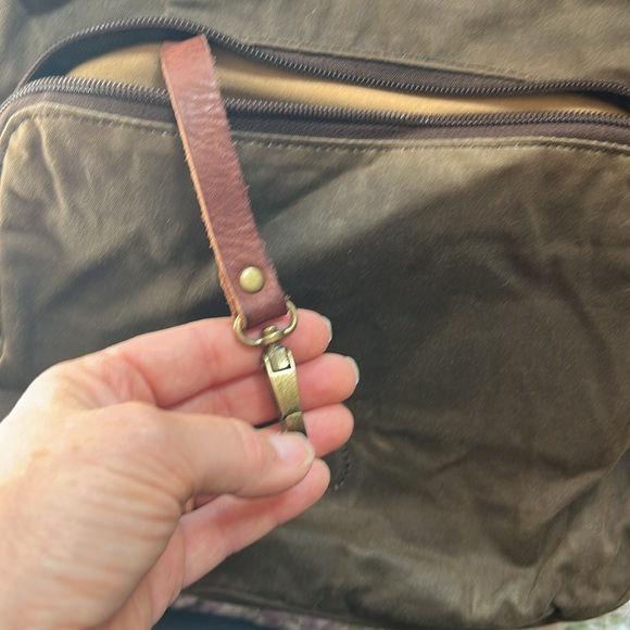 Duluth Trading Co Olive and Brown Messenger Bag with matching wallet - Picture 6 of 11